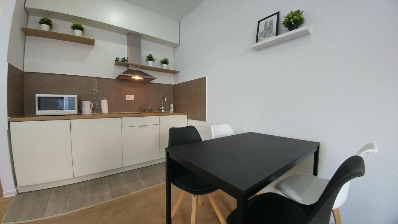 J&J Apartments Belgrade Exterior photo