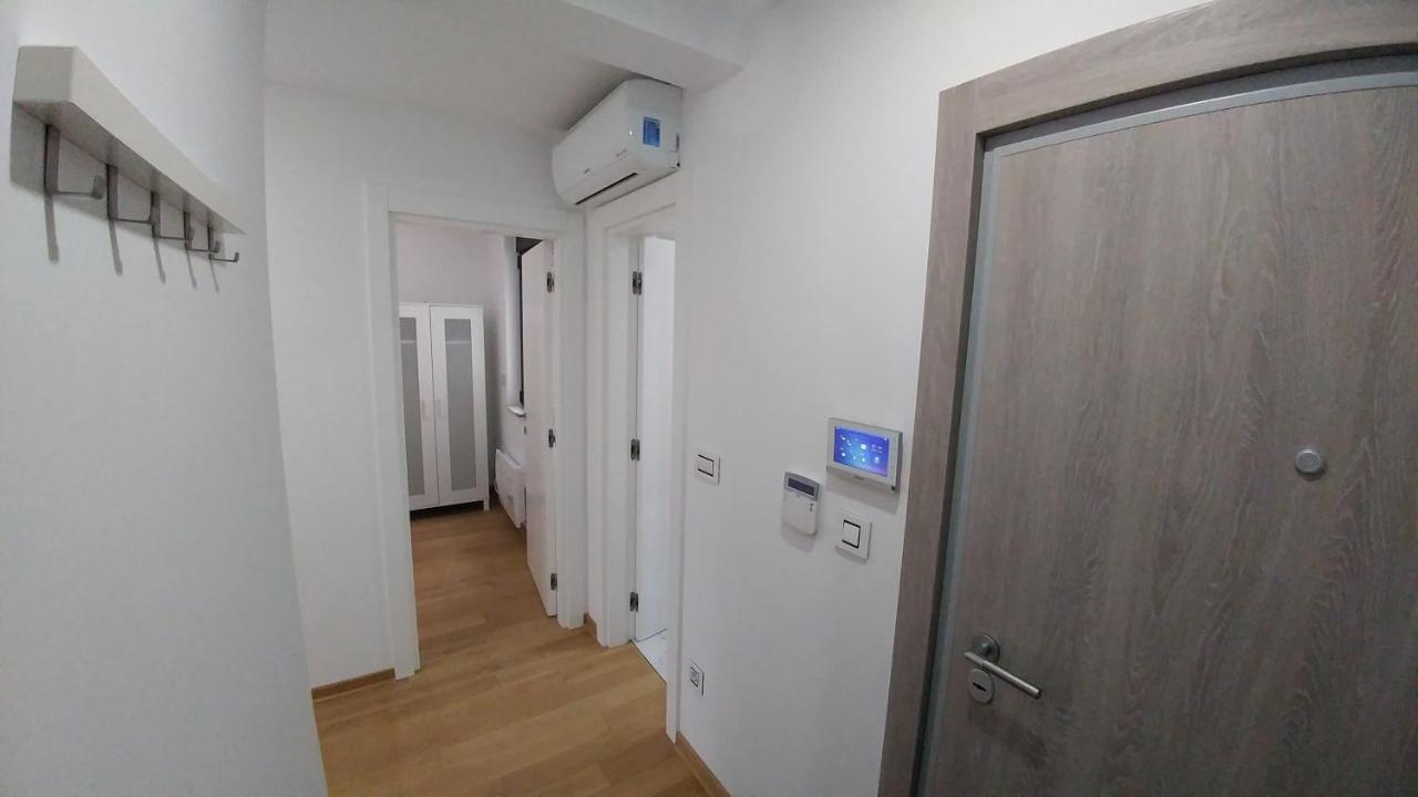J&J Apartments Belgrade Exterior photo