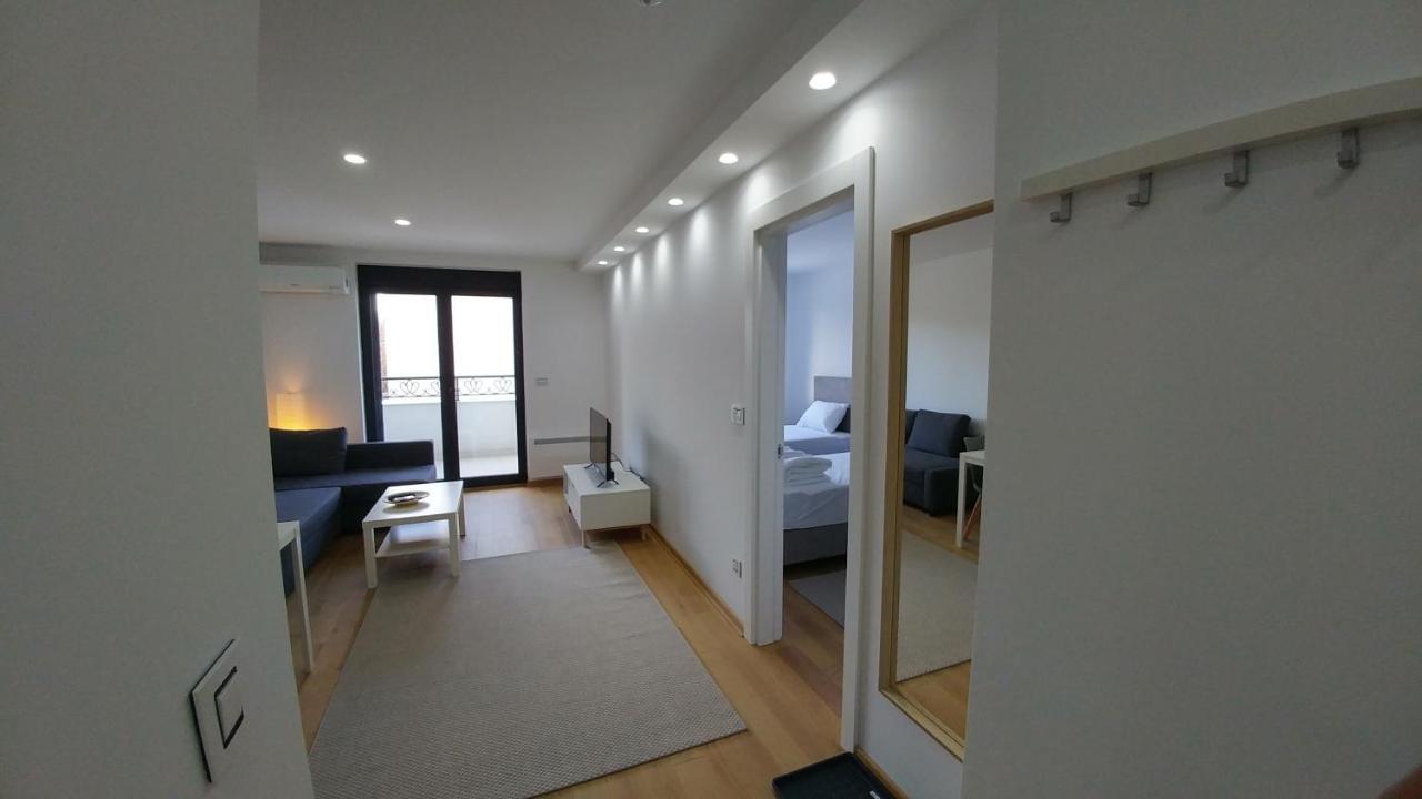 J&J Apartments Belgrade Exterior photo